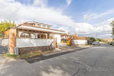 VILLA SINGOLA A GUIDONIA MONTECELIO