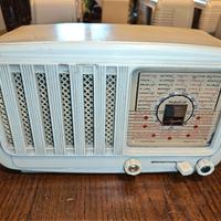 Radio a valvole da comodino