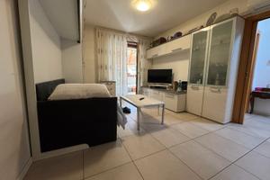 Bilocale con grande terazzo in via cluadio augusta