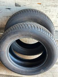 Gomme 225/60R 17.  99H