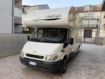 Camper Ford Challenger 142