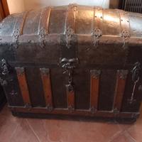 antico baule di sacrestia