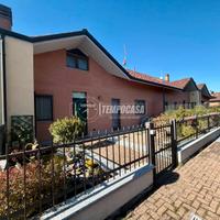 VILLA A SCHIERA CON GIARDINO A SAN MAURIZIO CANAVE