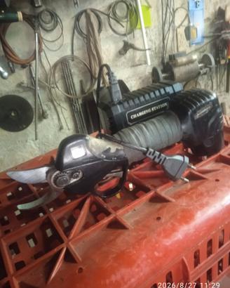 5) Forbice elettrica per potatura e Minimotosega