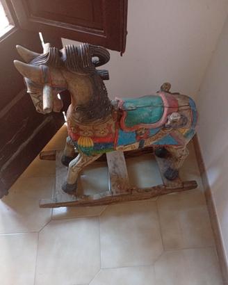 cavallo a dondolo d'epoca