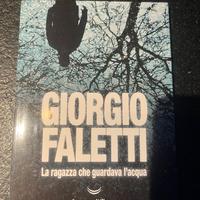 La ragazza che guardava l’acqua