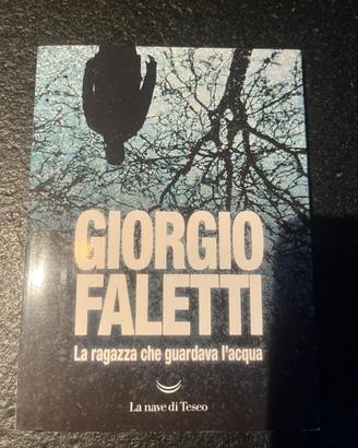 La ragazza che guardava l’acqua