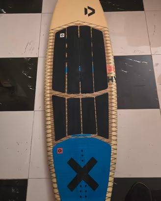 Tavola-surfino idonea al kitesurf e kitefoil