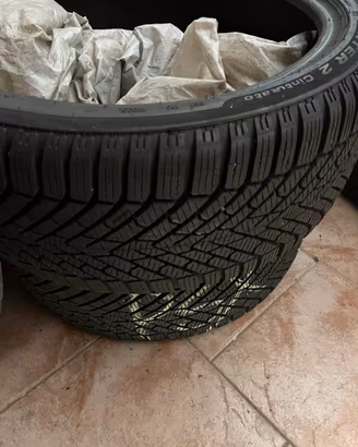 Gomme invernali 225 40 18 Pirelli