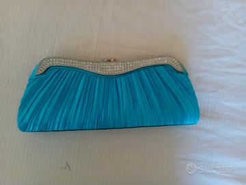 pochette turchese con chiusura in strass 