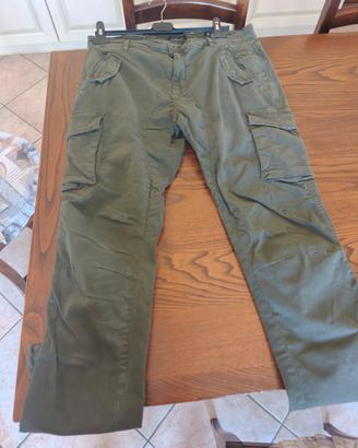 pantaloni