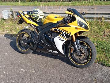 Yamaha R1 laguna seca 