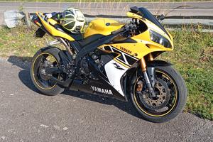 Yamaha R1 laguna seca 