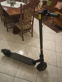 Monopattino Xiaomi pro 2 praticamente nuovo