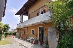 Stabile-Palazzo a Taino