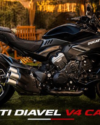 DUCATI DIAVEL V4 vers. CARBON