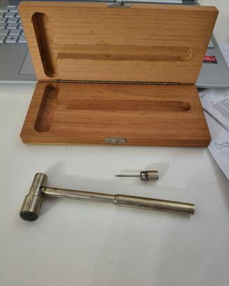 martelletto medico d'epoca in custodia in legno