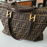 Borsa Fendi pari al nuovo