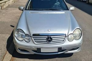 Titolo: Mercedes-Benz C220 CDI Sport Coupé – 2004