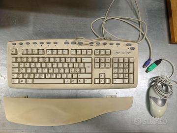 Tastiera Chicony KB-9885 + Mouse Logitech Vintage 