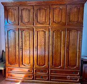 grande armadio in legno massello 