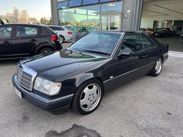 Mercedes-Benz 320 CE 24V cat Coupé