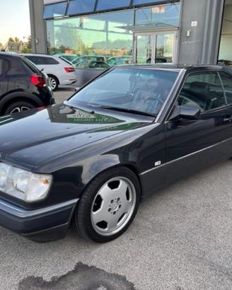 Mercedes-Benz 320 CE 24V cat Coupé