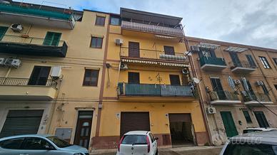 Pressi Noce/Perpignano 3 vani con magazzino 51 mq