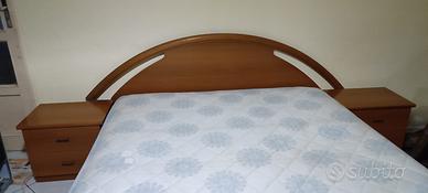 Letto matrimoniale con rete e comodini