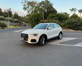 Audi Q3 2.0 TDI 120 CV Business