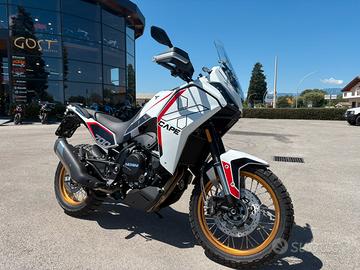 XCAPE 700 GOLD EDITION 2025 SOLO 50Km