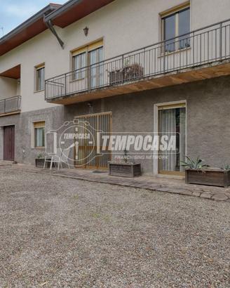 BIFAMILIARE INDIPENDENTE CON GIARDINO