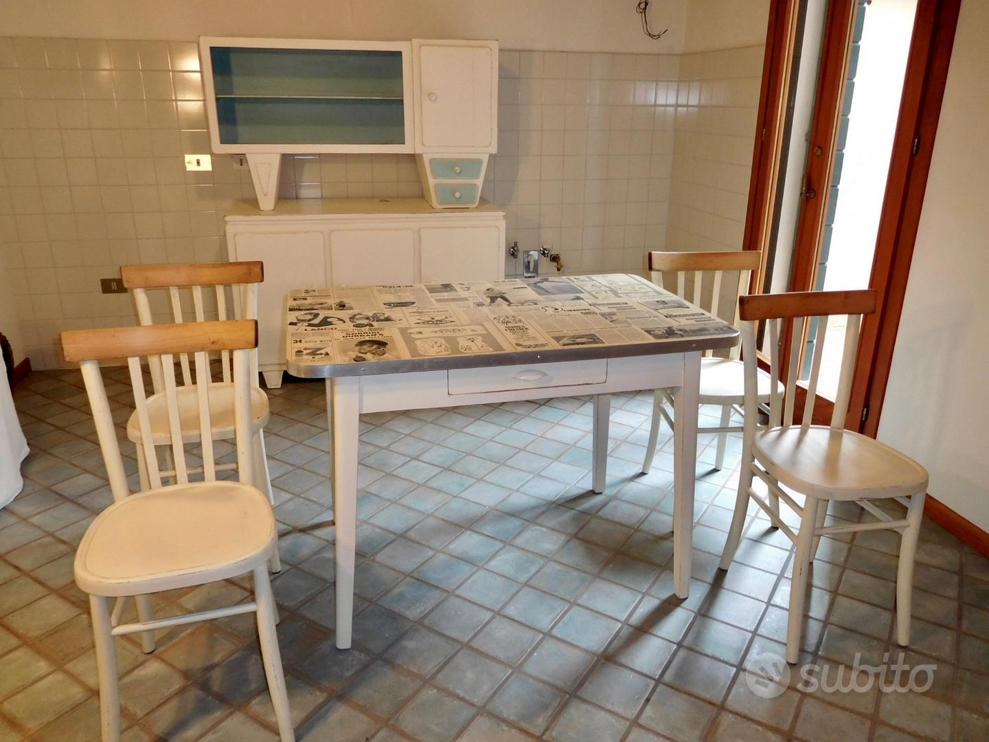 Credenza+Tavolo+Sedie anni 50 decoro Shabby Style Arredamento e Casalinghi In vendita a Padova