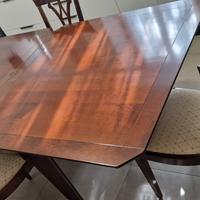 tavolo e sedie stile classico 