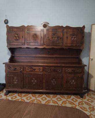 Mobile in legno massello stile rustico