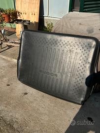 Ford Focus SW vasca anti liquidi per bagagliaio.