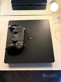 PlayStation 4 con controller e fili