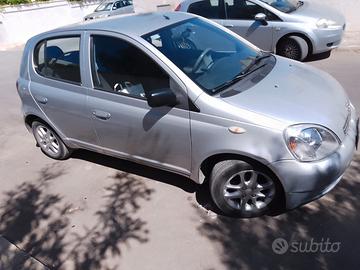 TOYOTA Yaris - 2002