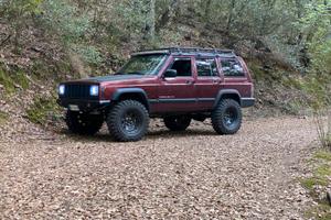 Jeep Cherokee XJ 2.5 - Anno 2001 + PEZZI (LEGGI)