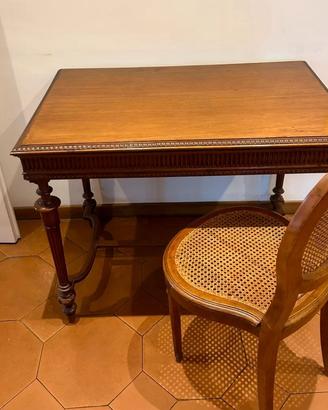 Scrivania - Scrittoio antico in legno con sedia