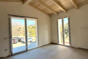 Quadrivano bilivelli con giardino