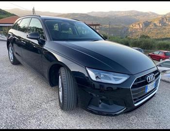 AUDI A4 Avant 30 TDI-136 CV