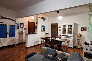 APPARTAMENTO TRICAMERE CON GIARIDNO E GARAGE!!