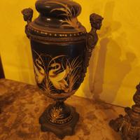 vaso con cigno disegnati