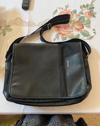 Borsa computer nera brand “Roncato”