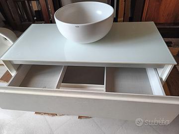 Mobile bagno sospeso