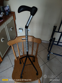 Tre piedi persona con difficoltà motorie