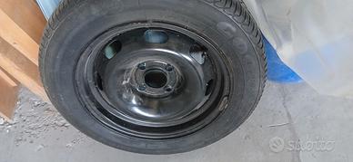 cerchio e gomma auto al 50%