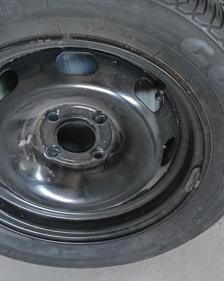 cerchio e gomma auto al 50%