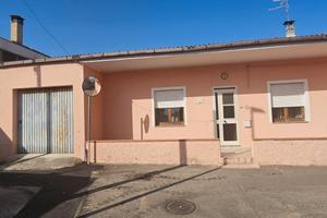 Uras - Indipendente su unico livello con giardino